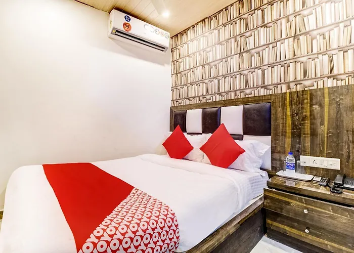 OYO 49759 Hotel Qubic