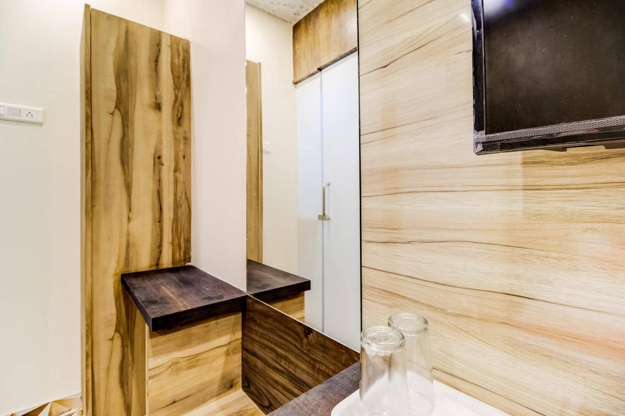 Hotel Oyo Flagship Qubic Bombay